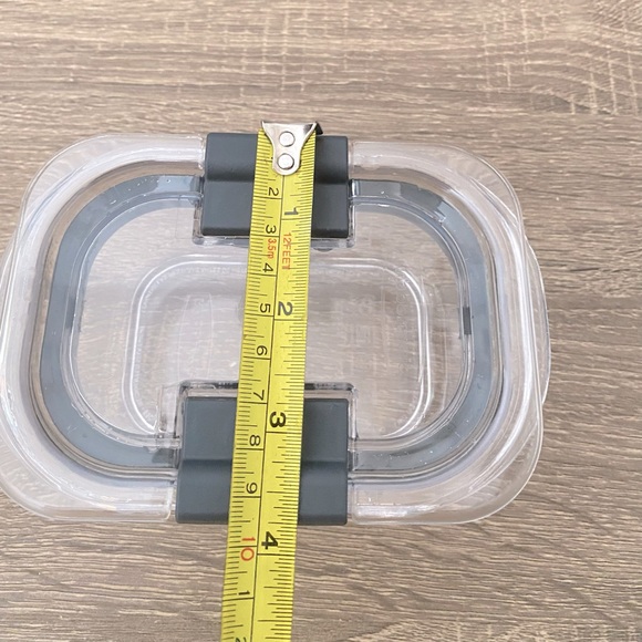 Rubbermaid Brilliance Food Storage Container for Pantry - Picture 4 of 6